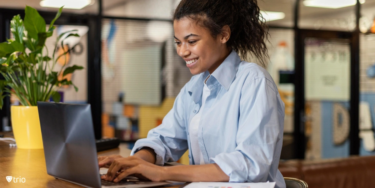 Employee using application catalog on computer