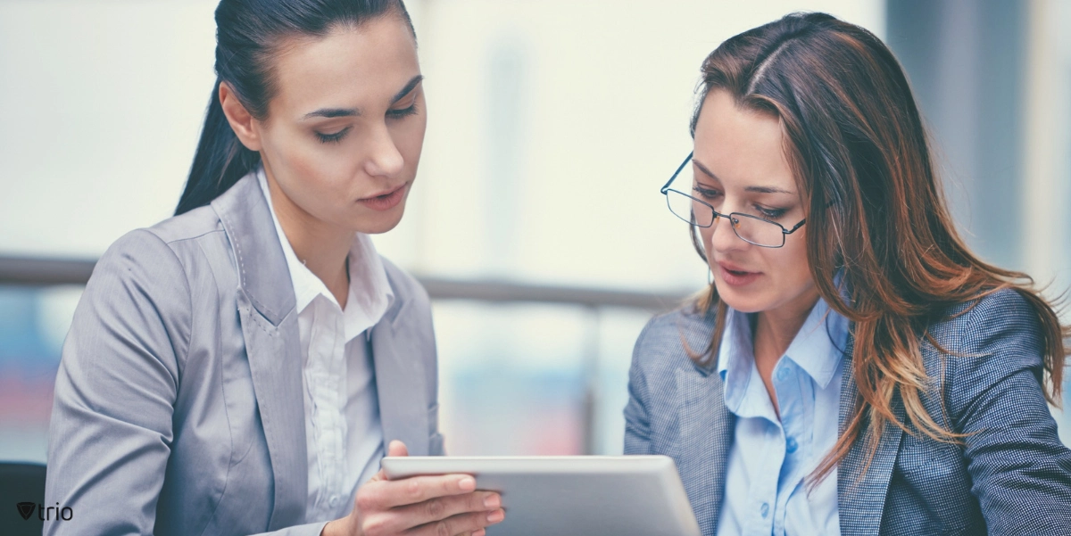 IT admin helping an employee with a device