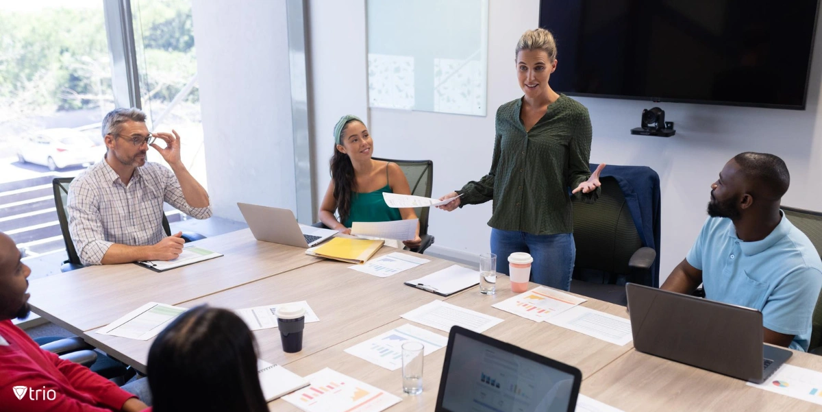 Compliance training in a meeting between employees