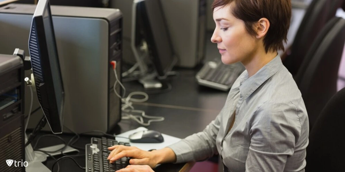 Woman sitting at the computer