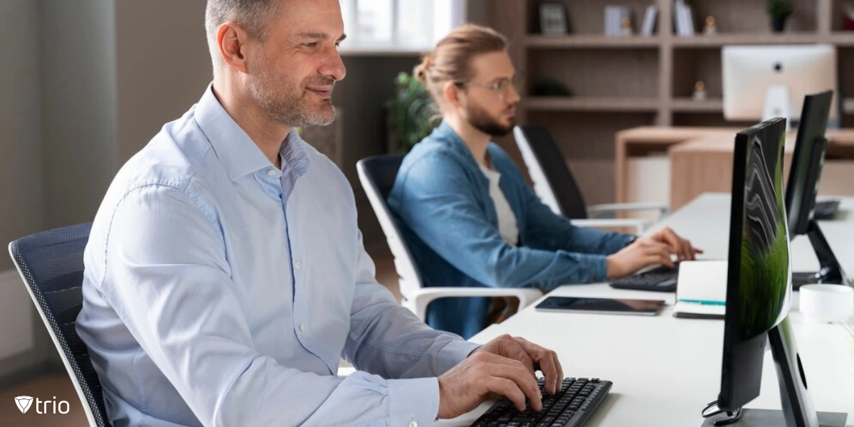IT admin using Hexnode Alternative